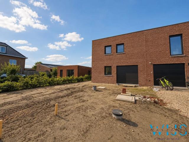 Nieuwbouw met 5 slaapkamers op een prachtig perceel te EEKLO !