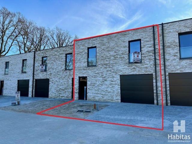 Nieuwbouw woning met 3 slpk, zongerichte tuin en garage