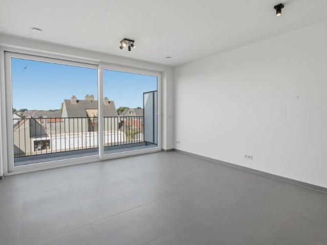 Nieuwbouwappartement met 1 slaapkamer en bovengrondse staanplaats te huur in Oudenburg!