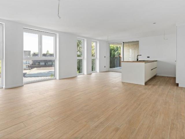 Nieuwbouwappartement met 2 slaapkamers terras en staanplaats