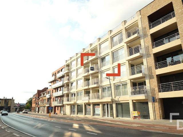 Nieuwbouwappartement met 2 slaapkamers en carport te Ieper