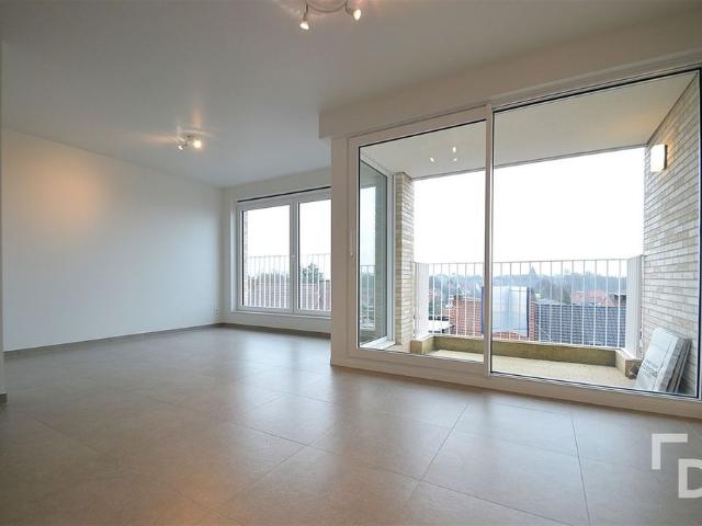 Nieuwbouwappartement met carport