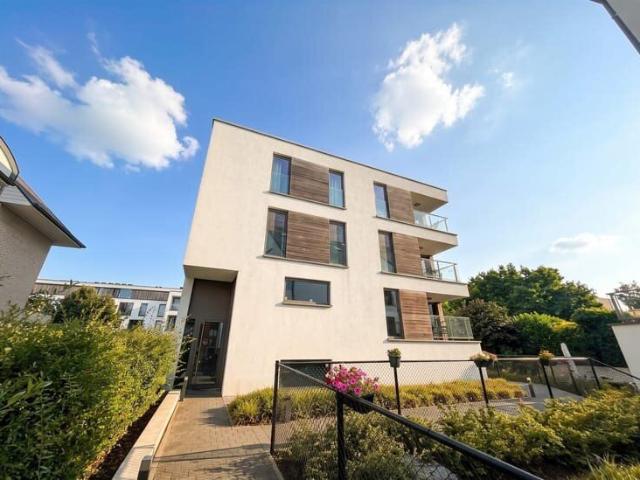 Nieuwbouwappartement met staanplaats en kelder