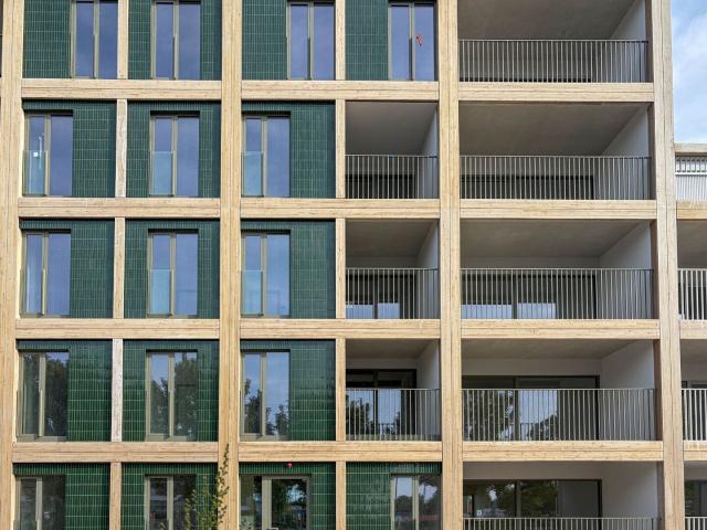 Nieuwbouwappartement met terras en zicht op het water, me.