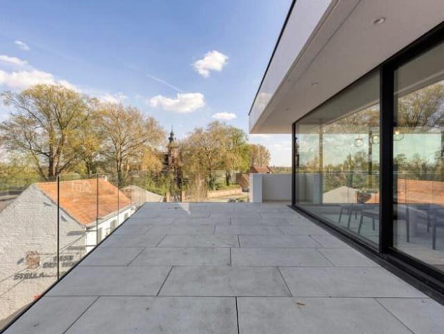 Nieuwbouwappartement met uitzonderlijk terras