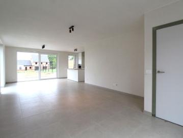 Nieuwe halfopen woning met 3 slaapkamers
