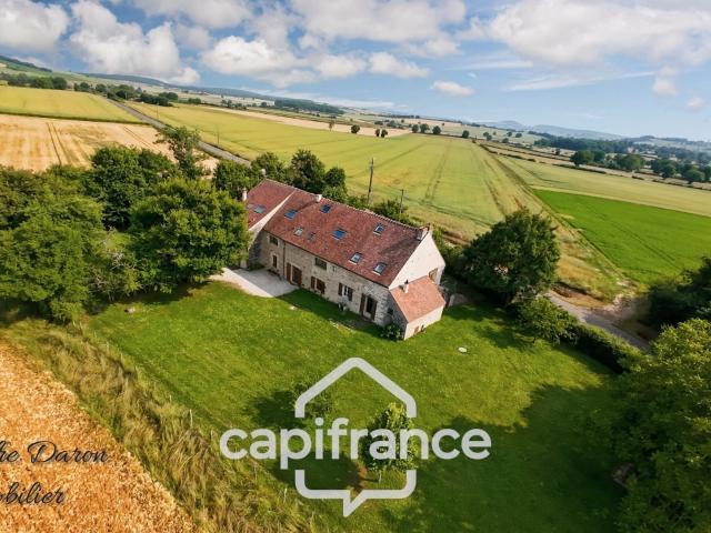 Nièvre 58 – Propriété de caractère avec piscine au cœur de. 436m² Chevannes Changy