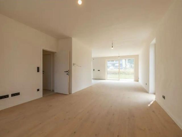 Niewbouwwoning, gunstige ligging, 3 slpk, tuin