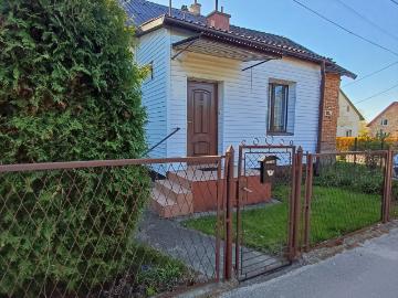 Niewielki dom z potencjałem, garaż, działka 412 m²