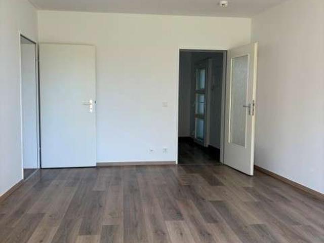 Nie wieder Treppen steigen ! Helle 3 Zimmer Wohnung im Erdgeschoss