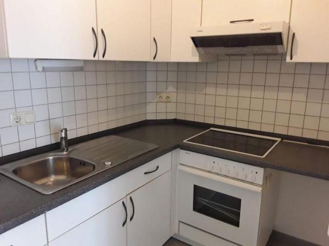 Niedliche 2 R. Whg. mit EBK in ordentlichem Haus