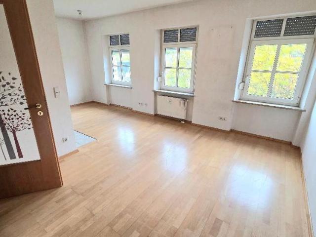 Niedliche 2 Raum Whg. mit EBK und Aussenjalousien