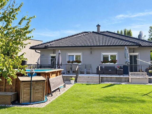 Niedrigenergie Einfamilienhaus mit Pool, Zurndorf