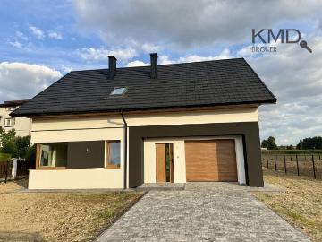 Przestronny dom z garażem, ogrzewaniem podłogowym i klimatyzacją