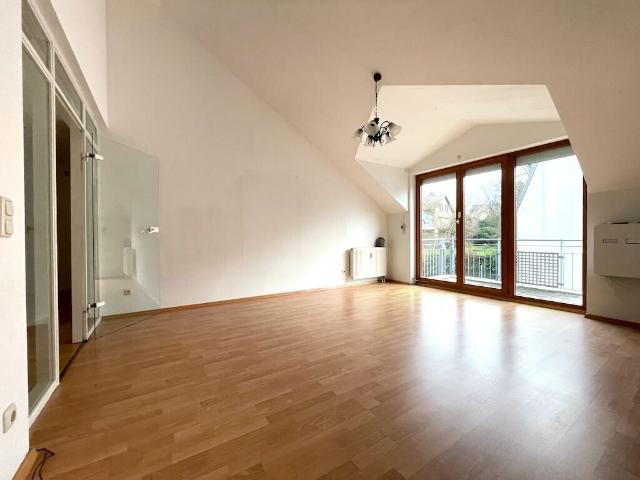 Niemand über Ihnen und sofort frei Maisonette Wohnung mit Rückzugsort Balkon und TG Stellplatz