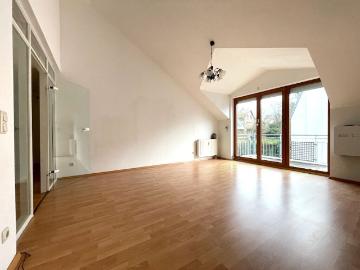 Niemand über Ihnen und sofort frei Maisonette Wohnung mit Rückzugsort Balkon und TG Stellplatz