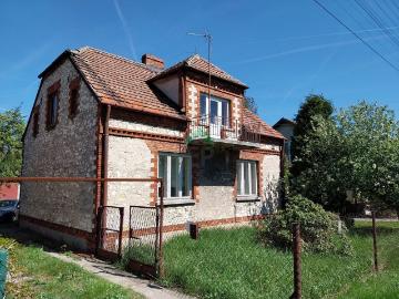 Dom do remontu z dużą działką i stodołą w Nieradzie