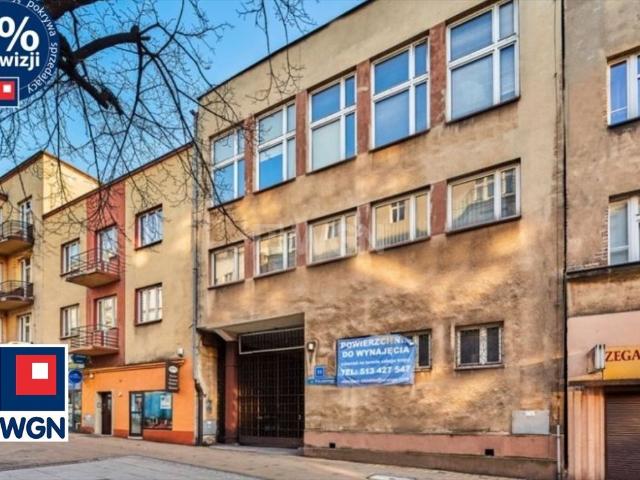 Nieruchomość biurowa 691 m² w Będzinie polecam