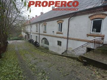 Nieruchomość z potencjałem w centrum Staszowa