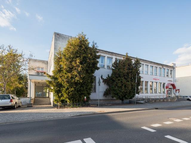 Nieruchomość 1496 m2 z biurem i mieszkaniami w Czarnkowie
