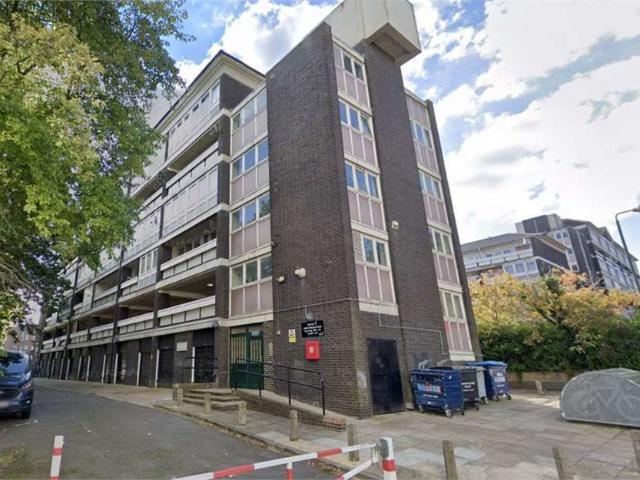 Nightingale Vale, Woolwich SE18, 3 bed maisonette to rent, £1,900 pcm | PrimeLocation
