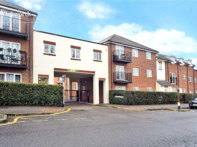 Nightingale Court, 19 Lind Road, Sutton SM1, 2 bed flat to rent, £1,800 pcm | PrimeLocation