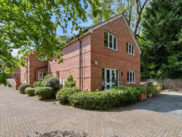 Nightingale Court, Jenny Lind Grove. 2 bed apartment to rent £1,100 pcm £254 pw
