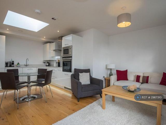 Nightingale House, Windsor, SL4 1 bed flat to rent £2,000 pcm £462 pw