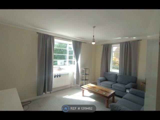 Nightingale Lane, London SW12, 2 bed flat to rent, £2,550 pcm | PrimeLocation
