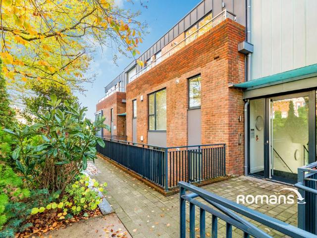 Nightingale Park, Winchester, SO22 2 bed flat to rent £1,850 pcm £427 pw