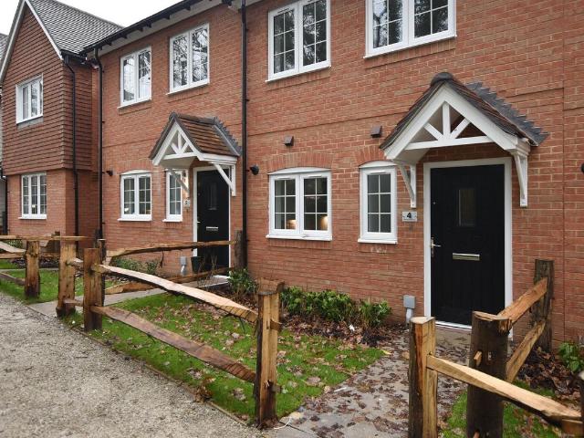 Nightingale Place, North Trade Road, Battle TN33, 2 bed terraced house to rent, £1,300 pcm | PrimeLocation