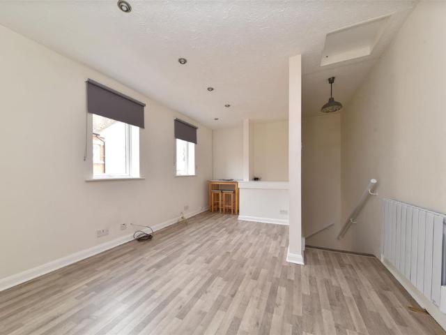 Nightingale Road, Hitchin, SG5