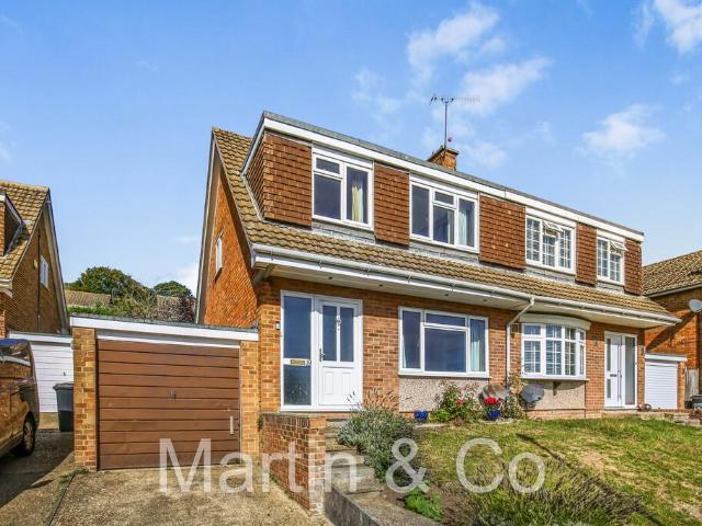 Nightingale Road, Selsdon, South Croydon 3 bed semi detached house to rent £2,250 pcm £519 pw