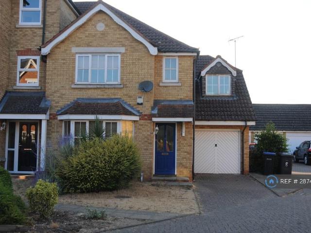 Nightingale Shott, Egham, TW20 1 bed in a house share to rent £695 pcm £160 pw