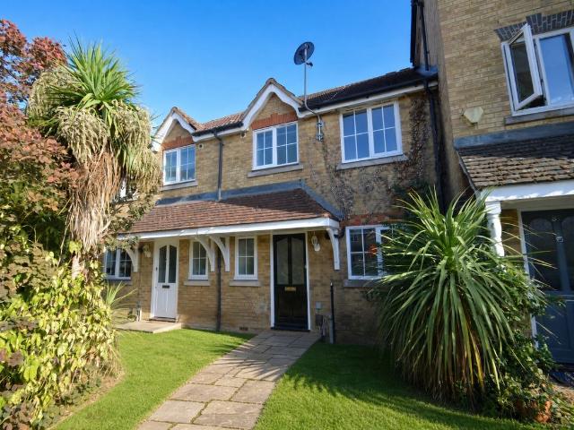 Nightingale Shott, Egham TW20, 4 bed terraced house to rent, £2,400 pcm | PrimeLocation