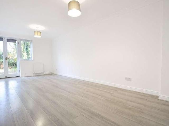 Nightingale Shott, Egham, TW20