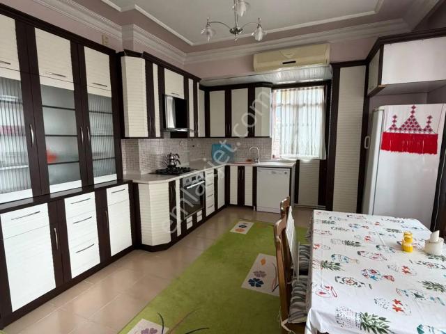 Niksar Prestij Grup Emlaktan Merkezi Konumda Eşyalı Kiralık 3+1 Daire