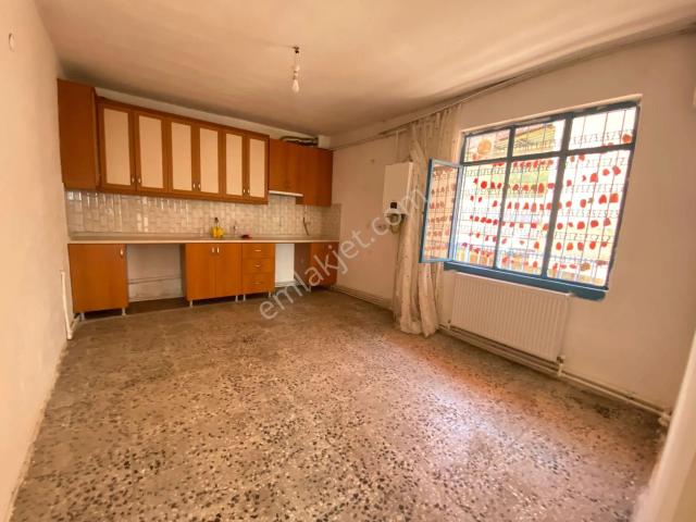 Niksar Vizyon Group Emlaktan Kiralık 2+1 Daire Gaziosman Paşa Mahallesinde Çok Uygun Fiyat
