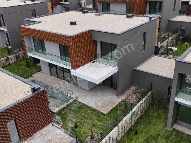 Nilüfer Özlüce Mahallesi Natamam Satılık Lüx Villa