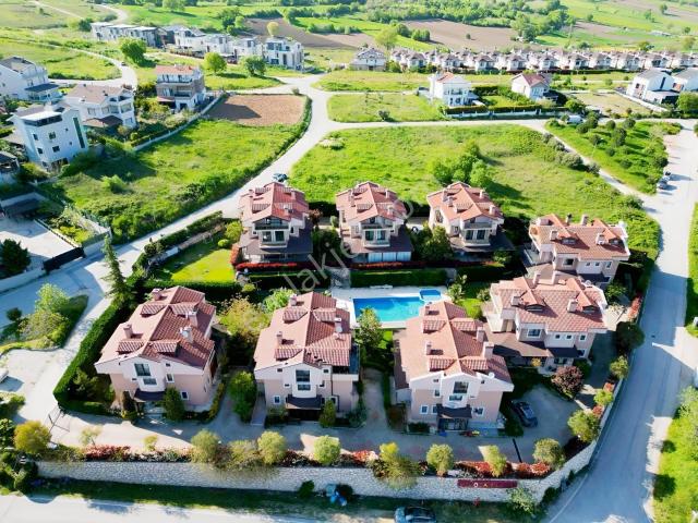 Nilüfer Özlüce Mimoza Sitesi Satılık Müstakil Villa
