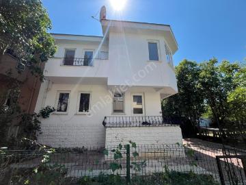 Nilüfer Altınşehir'de Bahçeli Müstakil Villa