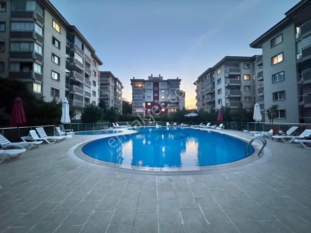 Nilüfer Esentepe'de Havuzlu Site İçi 3+1 Kiralık Daire