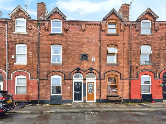 Nile Street, Ashton under Lyne, OL7 3 bed terraced house to rent £1,100 pcm £254 pw