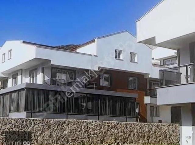 Nirvana Sitesinde Deniz Manzaralı 3+1 Daire