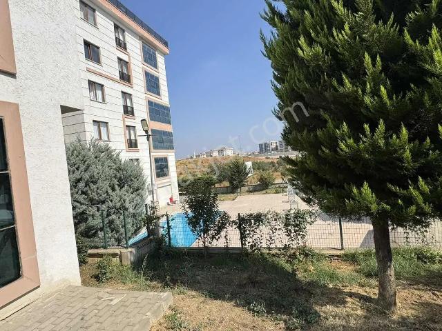 Nisandan Kızılcıklıda Merkezi Konumda Havuzlu Site 3+1 Daire