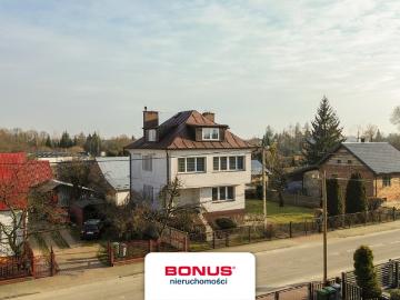 Przestronny dom 165 m2 z garażem i ogrodem w Nisko