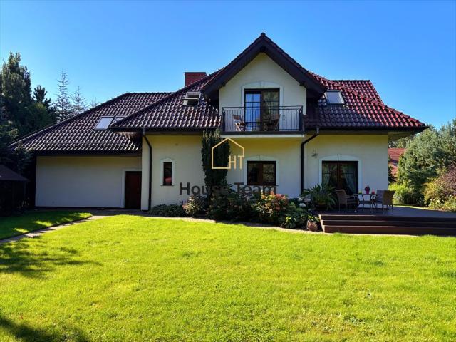 Stylowy dom 213 m² na dużej działce 1654 m² w Niwach