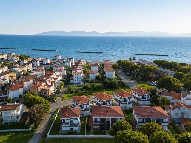NO:10 GAYRİMENKULDEN AKVARYUM PLAJI MEVKİİNDE, DENİZE 50 METRE, TAM MÜSTAKİL KÖŞE VİLLA