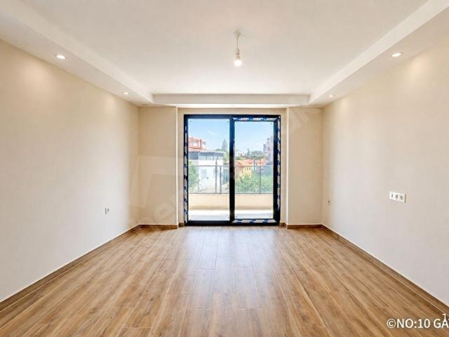 NO:10 GAYRİMENKULDEN MERKEZİ KONUMDA, CADDE ÜSTÜ, ARA KAT, 120 M, 3+1 KAPALI MUTFAK FIRSAT SATILIK