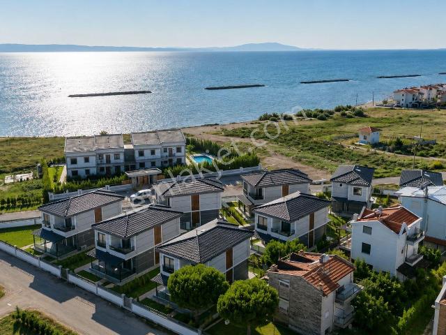 No:10 Gayrimenkul’den Akvaryum Koyu Bölgesinde Denize Sıfır Havuzlu Site İçinde Ultra Lüks 3+1 Villa